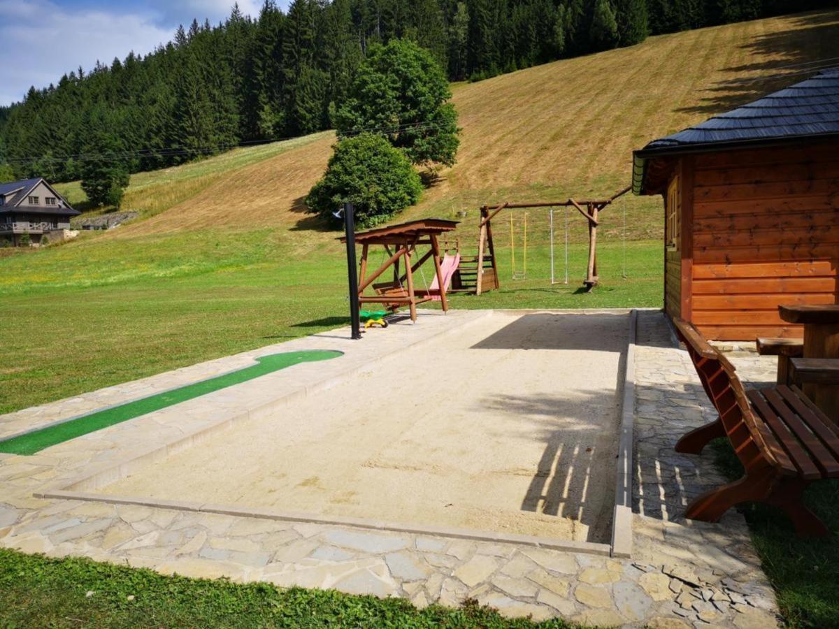Valassky Dvur Velké Karlovice Esterno foto