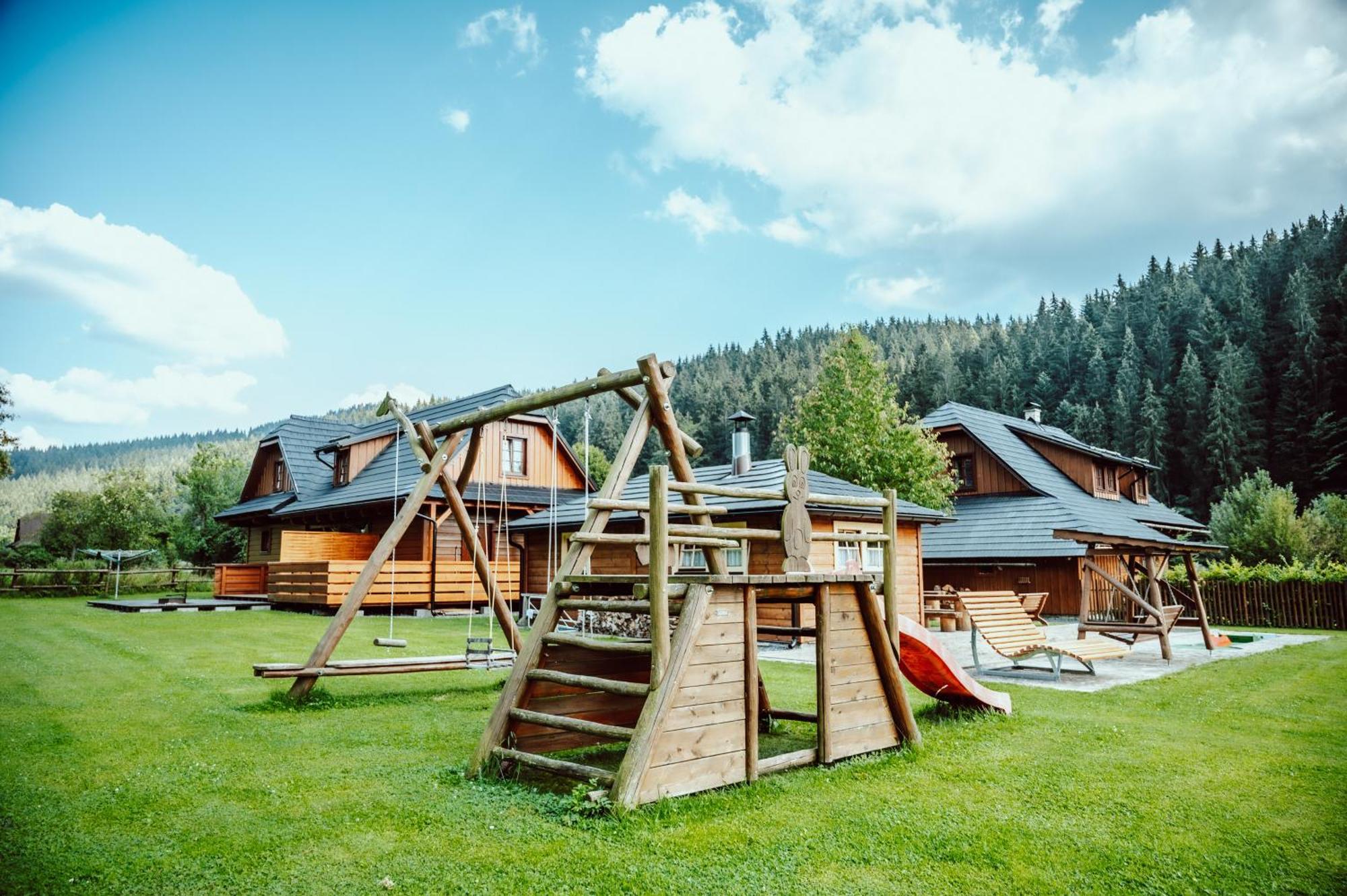 Valassky Dvur Velké Karlovice Esterno foto