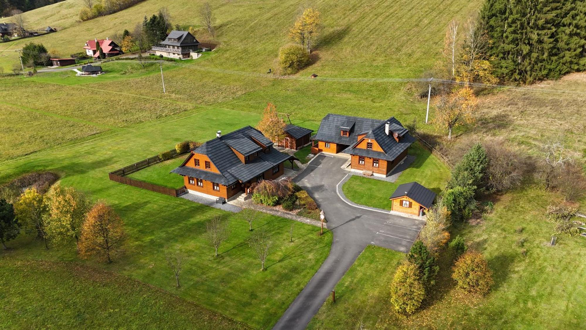 Valassky Dvur Velké Karlovice Esterno foto